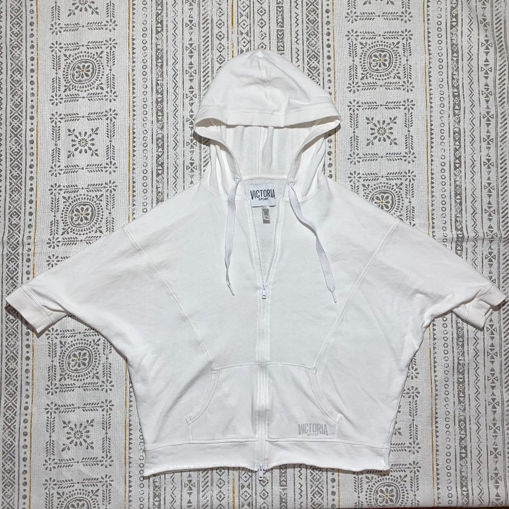 Victoria Sport White Poncho Hoodie Full Zip Medium